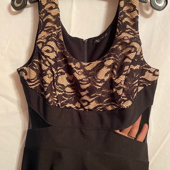 Peekaboo Party Dress - Picture 6 of 7